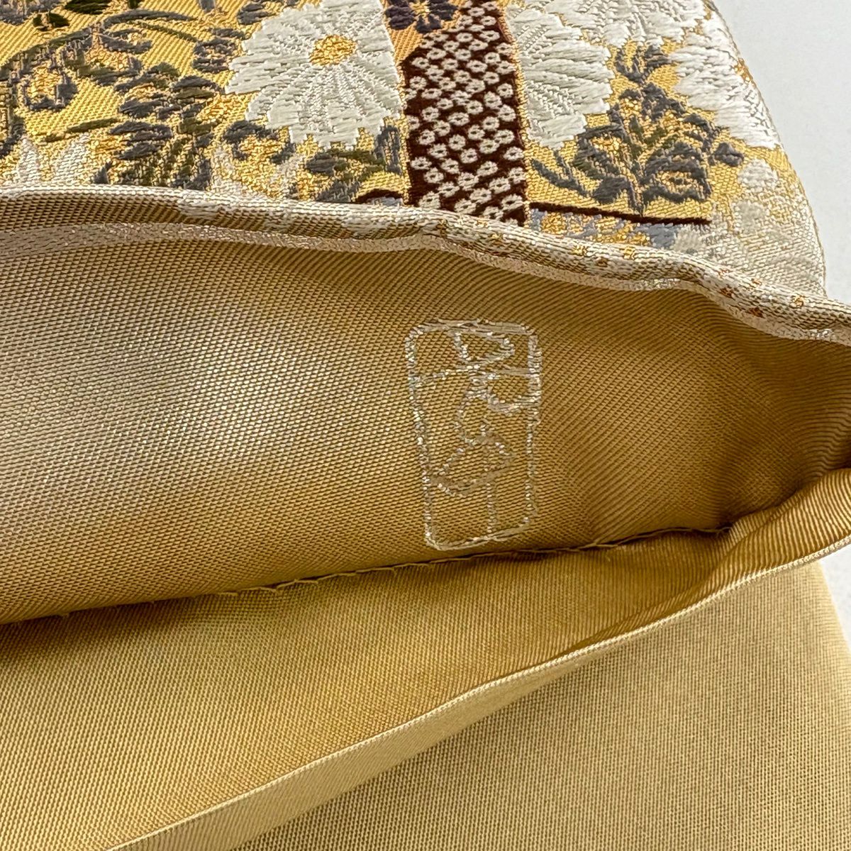 【美品】 袋帶 名品級 加納幸 落款あり 屏風 秋草 金金箔 金絲 米色 大鼓圖案 純蠶絲