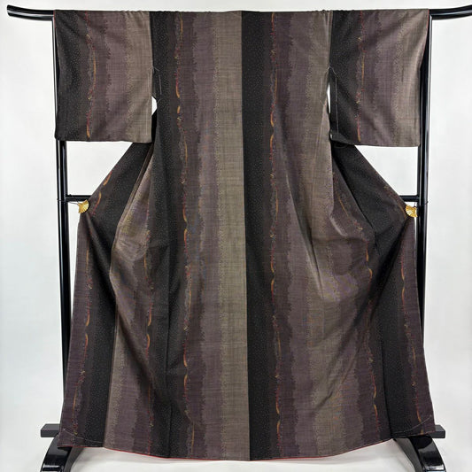 【美品】 大島紬織 身長166.5cm 袖長65.5cm M 雙層 純泥染 證書齊全 幾何學圖案 焦茶 純蠶絲 名品級