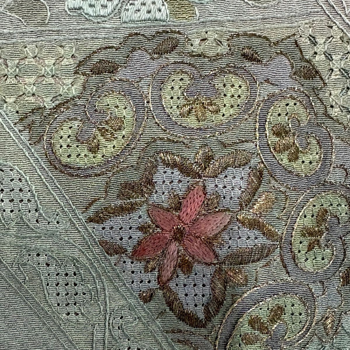 訪問服 身長159.5cm 袖長65.5cm M 雙層 華紋 花唐草紋 刺繡 金糸 灰櫻 純蠶絲 名品級 一つ紋