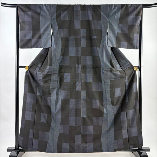 【美品】 大島紬織 身長162cm 袖長65.5cm M 雙層 純泥染 證書附帶 變化市松樹 絣 黑色 純蠶絲 名品級