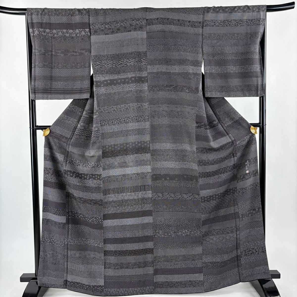 【美品】 江戶小紋 身長167.5cm 袖長67cm M 雙層 落款あり 圖案寄せ 段紋 黑灰 純蠶絲 名品級