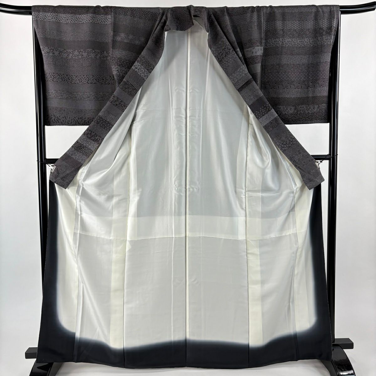 【美品】 江戶小紋 身長167.5cm 袖長67cm M 雙層 落款あり 圖案寄せ 段紋 黑灰 純蠶絲 名品級