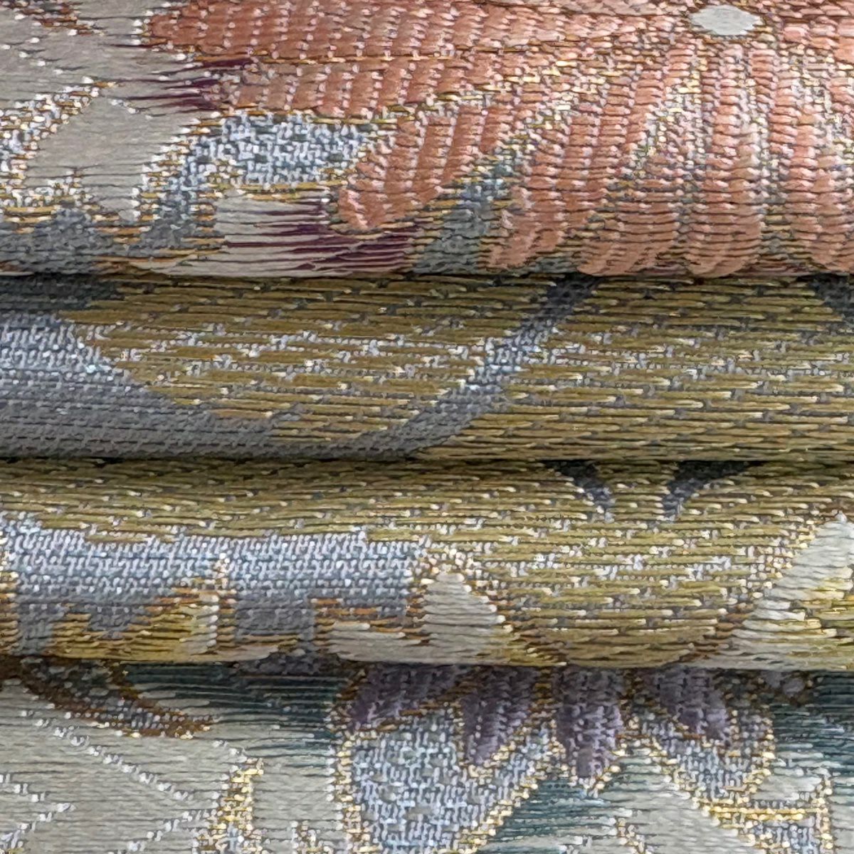 【美品】 袋帶 逸品級 となみ織物 落款あり 關西仕立 華紋 金金箔 唐織 灰色 六通 純蠶絲