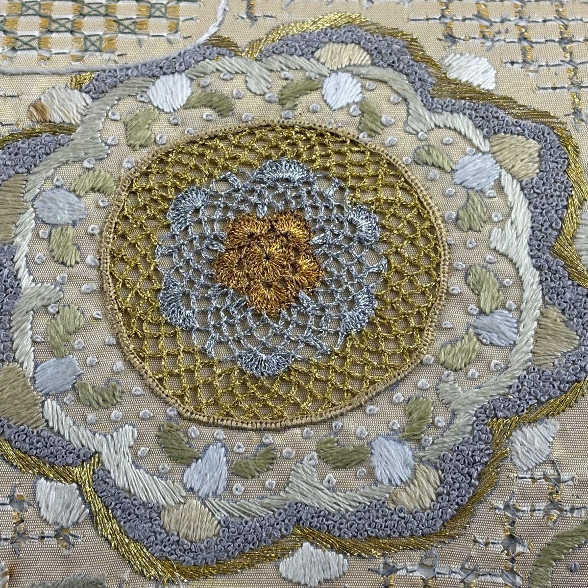 袋帶 逸品級 華紋 草花紋刺繡 金銀彩 金色 六通 純蠶絲