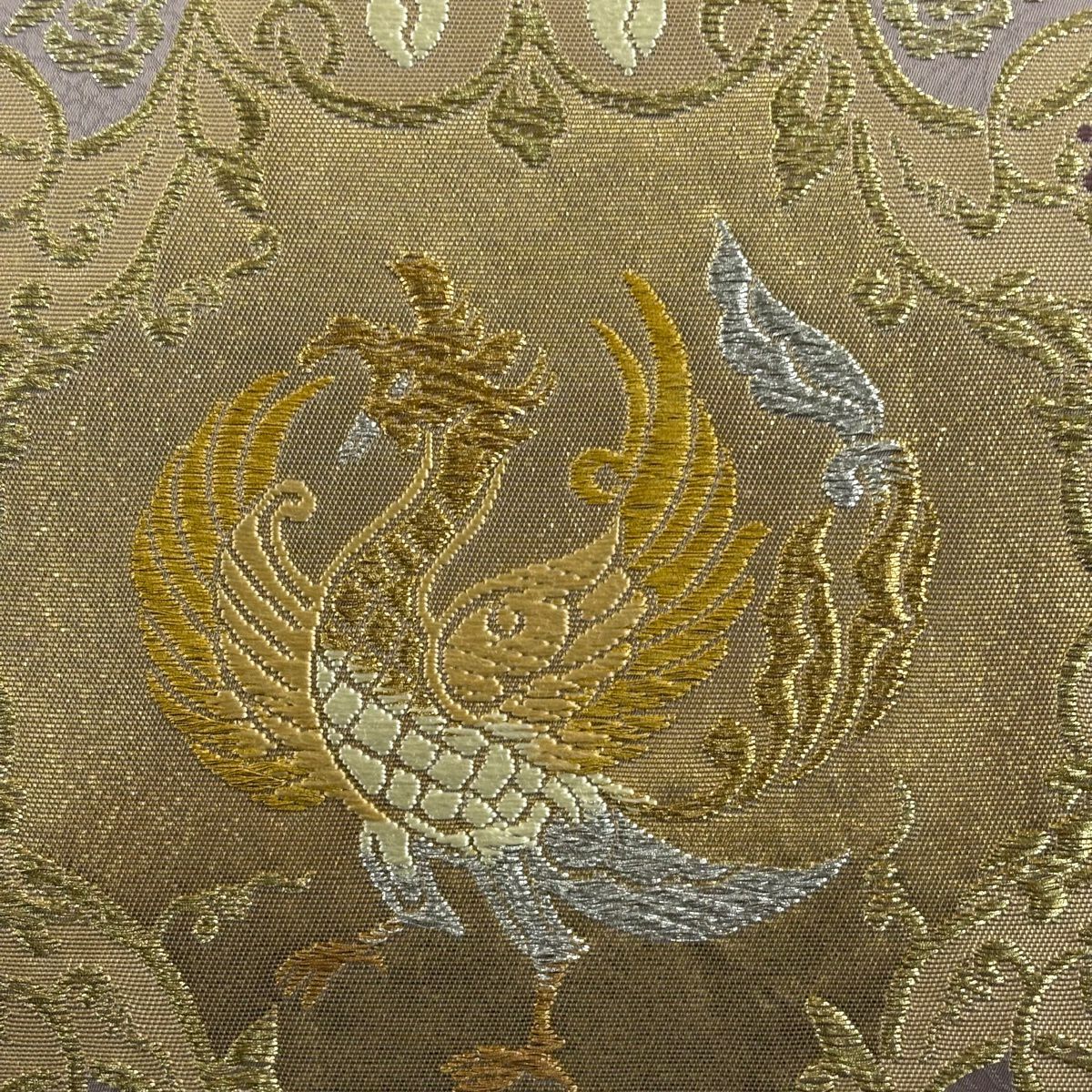 【美品】 袋帶 逸品級 山口美術織物 落款あり 菊花地牡丹正倉院文 鳳凰 金銀彩 刺繡 灰紫 お太鼓柄 純蠶絲