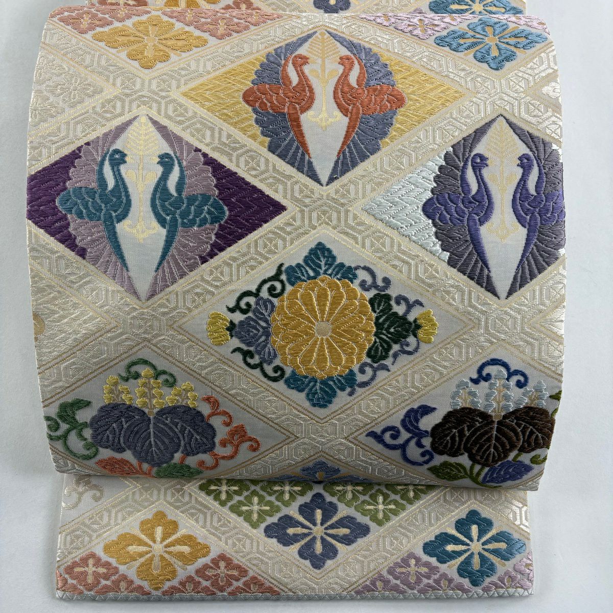 【美品】 袋帶 逸品級 關西仕立 仙鶴 花唐草紋 刺繡 金金箔 奶油 六通 純蠶絲
