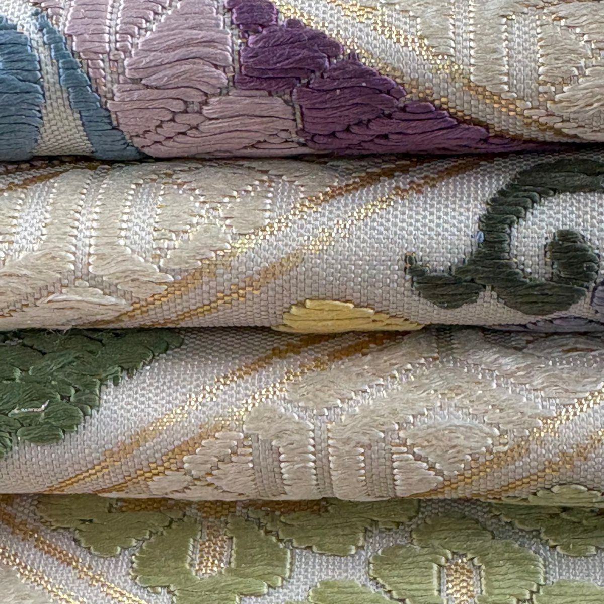 【美品】 袋帶 逸品級 關西仕立 仙鶴 花唐草紋 刺繡 金金箔 奶油 六通 純蠶絲