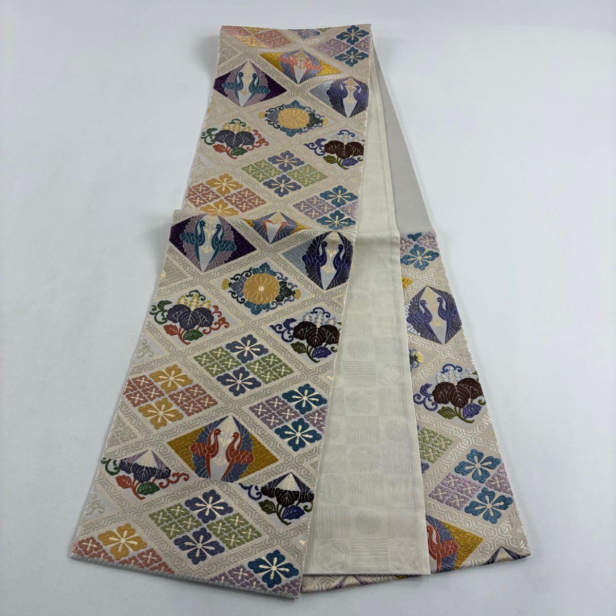 【美品】 袋帶 逸品級 關西仕立 仙鶴 花唐草紋 刺繡 金金箔 奶油 六通 純蠶絲