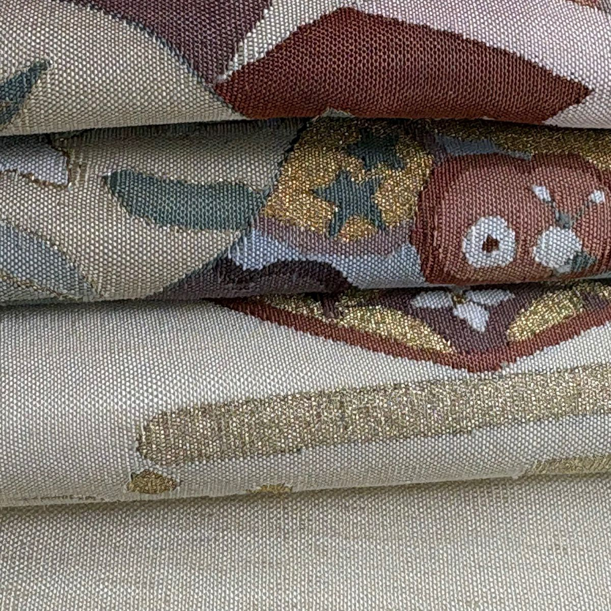 【美品】 袋帶 逸品級 花丸紋 扇子子 金絲 米色 大鼓圖案 純蠶絲