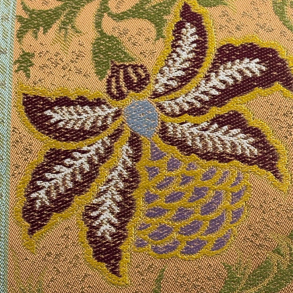 【美品】 袋帶 逸品級 川島織物 落款あり 關西仕立 草花紋紋 刺繡 金金箔 紅茶 六通 純蠶絲