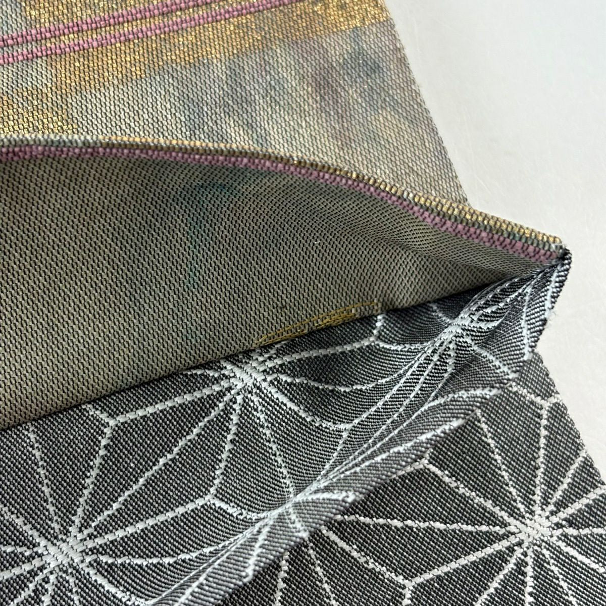 【美品】 袋帶 名品級 市松樹 金金箔 金絲 灰色 六通 純蠶絲