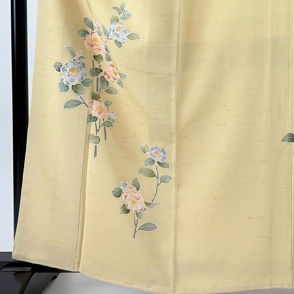 【美品】 付下 身長161.5cm 袖長66cm M 雙層 落款あり 椿 刺繡 金金箔 米色 純蠶絲 名品級