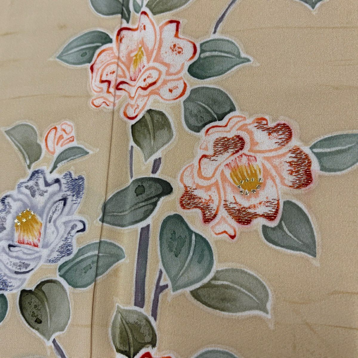 【美品】 付下 身長161.5cm 袖長66cm M 雙層 落款あり 椿 刺繡 金金箔 米色 純蠶絲 名品級