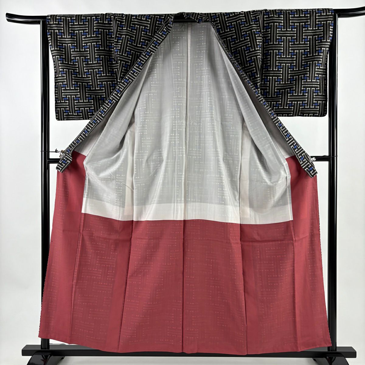 【美品】 紬織 身長158cm 袖長64cm M 雙層 鈕扣領 幾何圖案 墨色 純蠶絲 名品級