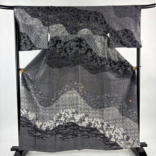 【美品】訪問服 身長162cm 袖長66.5cm M 雙層 相良雕刻型染 有落款 華紋 向鳥 黑 純蠶絲 名品級