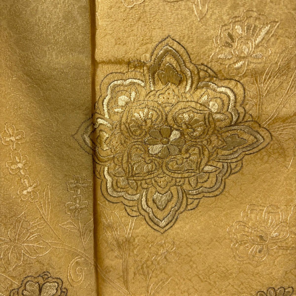 付下 身長160.5cm 袖長63.5cm S 雙層 花唐草紋 華紋 刺繡 金線 淺黃 純蠶絲 優品級 一個紋
