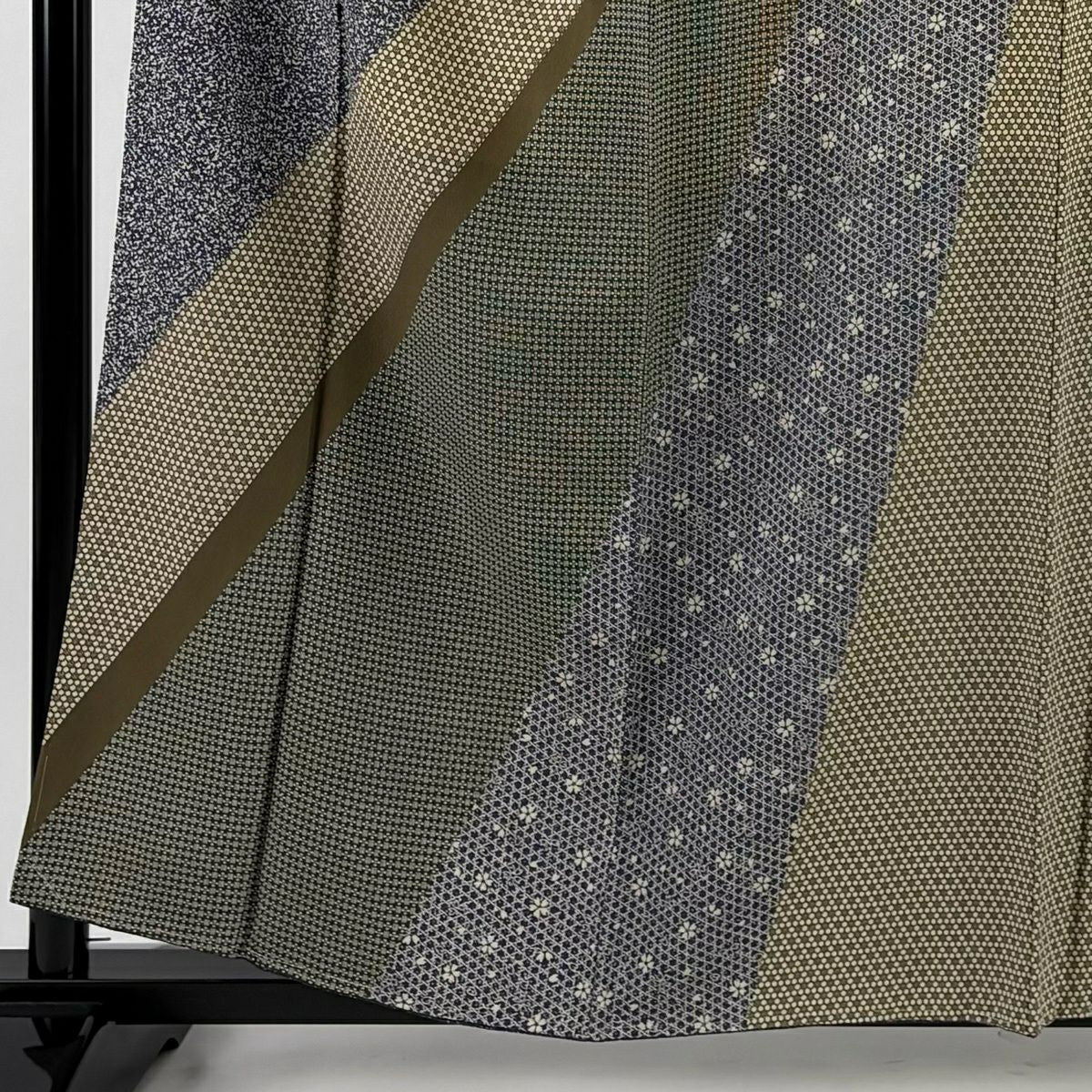 【美品】訪問服 身長159.5cm 袖長64cm M 雙層 落款あり 寄せ柄 櫻花 茶綠 純蠶絲 秀品級