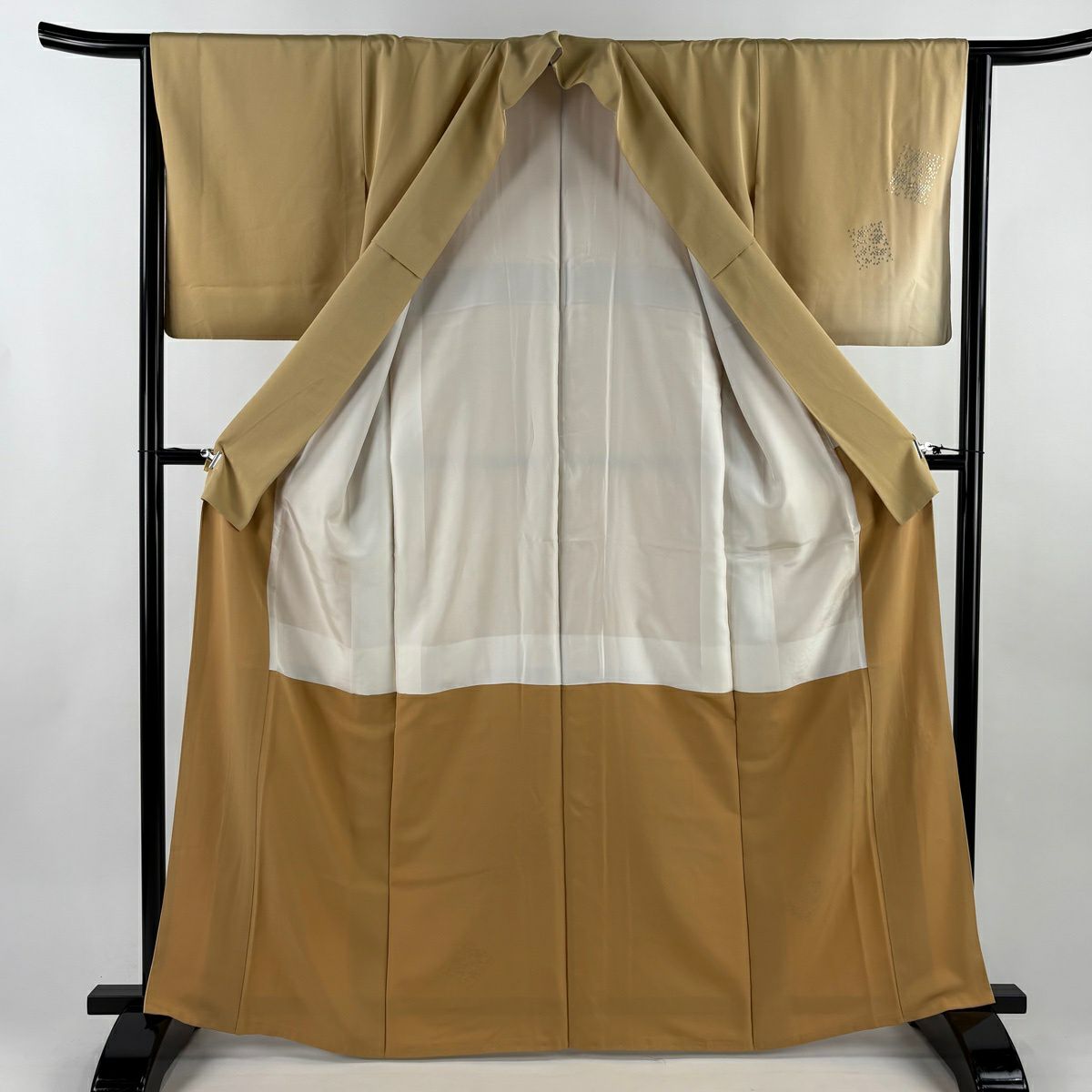 【美品】 付下 身長164.5cm 袖長64.5cm M 雙層 幾何圖案 金絲 刺繡 淺黃土色 純蠶絲 優品級 一個紋