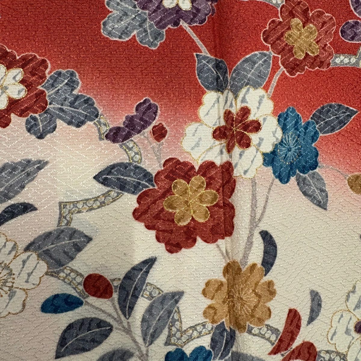 【美品】訪問服 身長157.5cm 袖長64.5cm M 雙層 草花紋紋 雲文 金彩裝飾 染分 茜 純蠶絲 秀品級