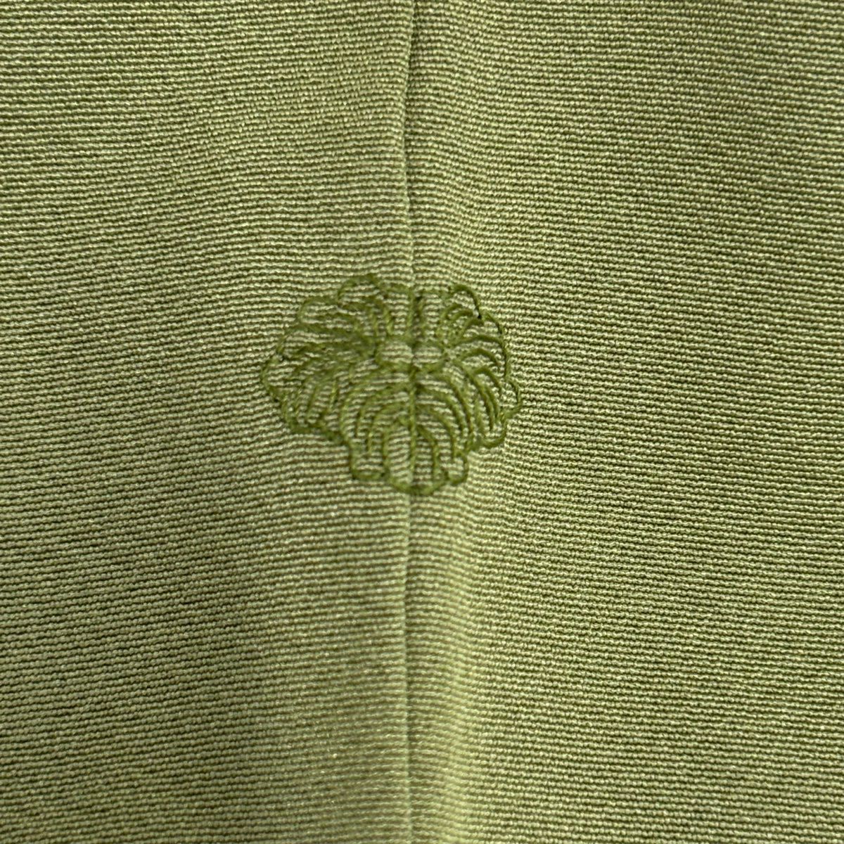 【美品】訪問服 身長154.5cm 袖長65cm M 雙層 草花紋紋 よもぎ色 純蠶絲 秀品級 一つ紋