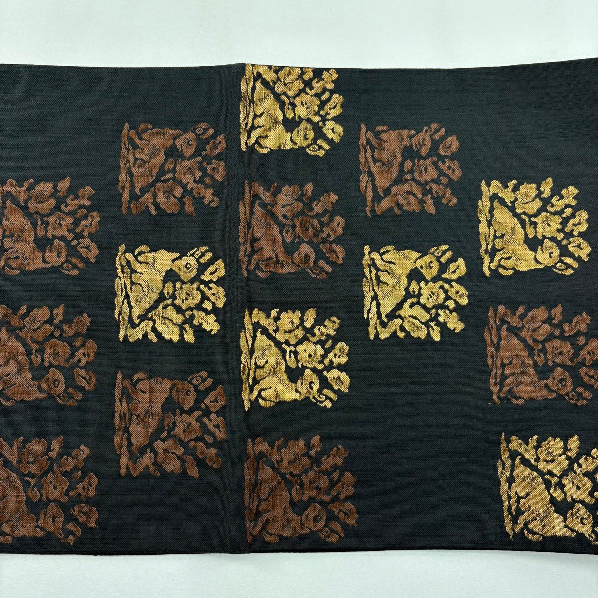 【美品】 袋帶 名品級 花兔 金絲 墨色 大鼓圖案 純蠶絲