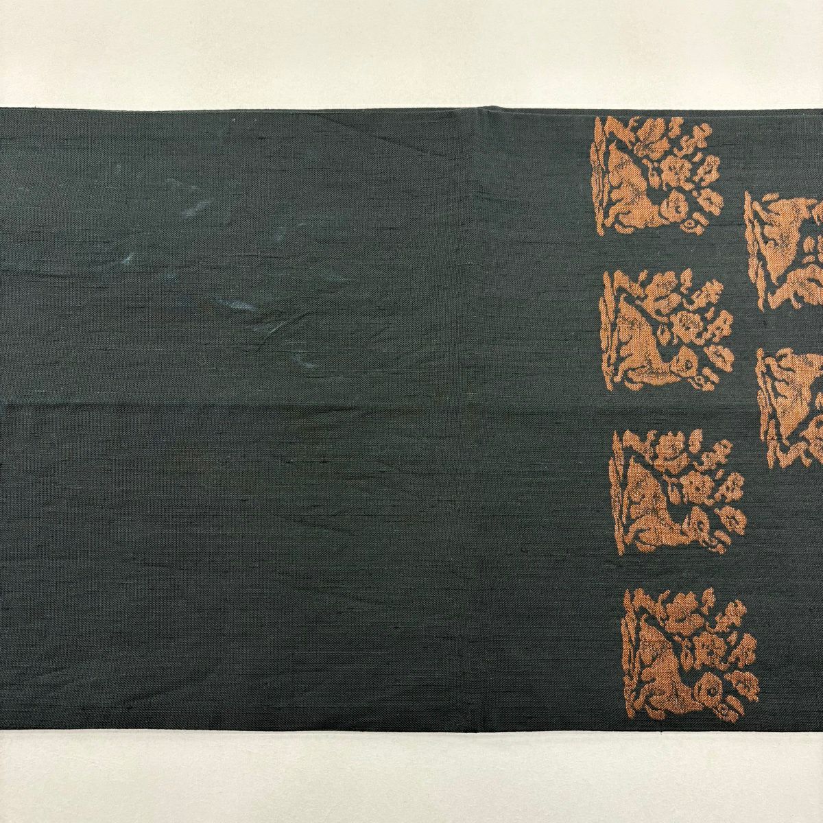 【美品】 袋帶 名品級 花兔 金絲 墨色 大鼓圖案 純蠶絲