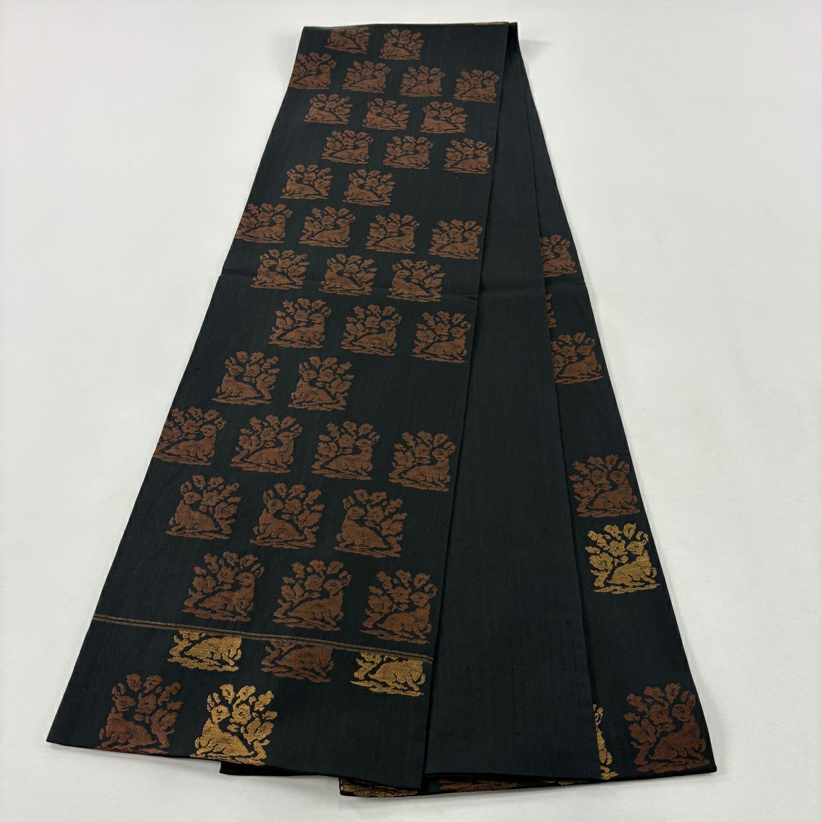 【美品】 袋帶 名品級 花兔 金絲 墨色 大鼓圖案 純蠶絲