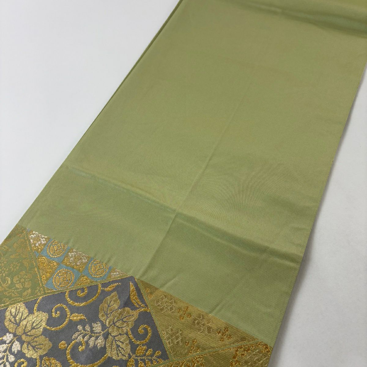 【美品】 袋帶 名品級 じゅらく 落款あり 蜀江文 花唐草紋 金糸 金金箔 薄綠 六通 純蠶絲