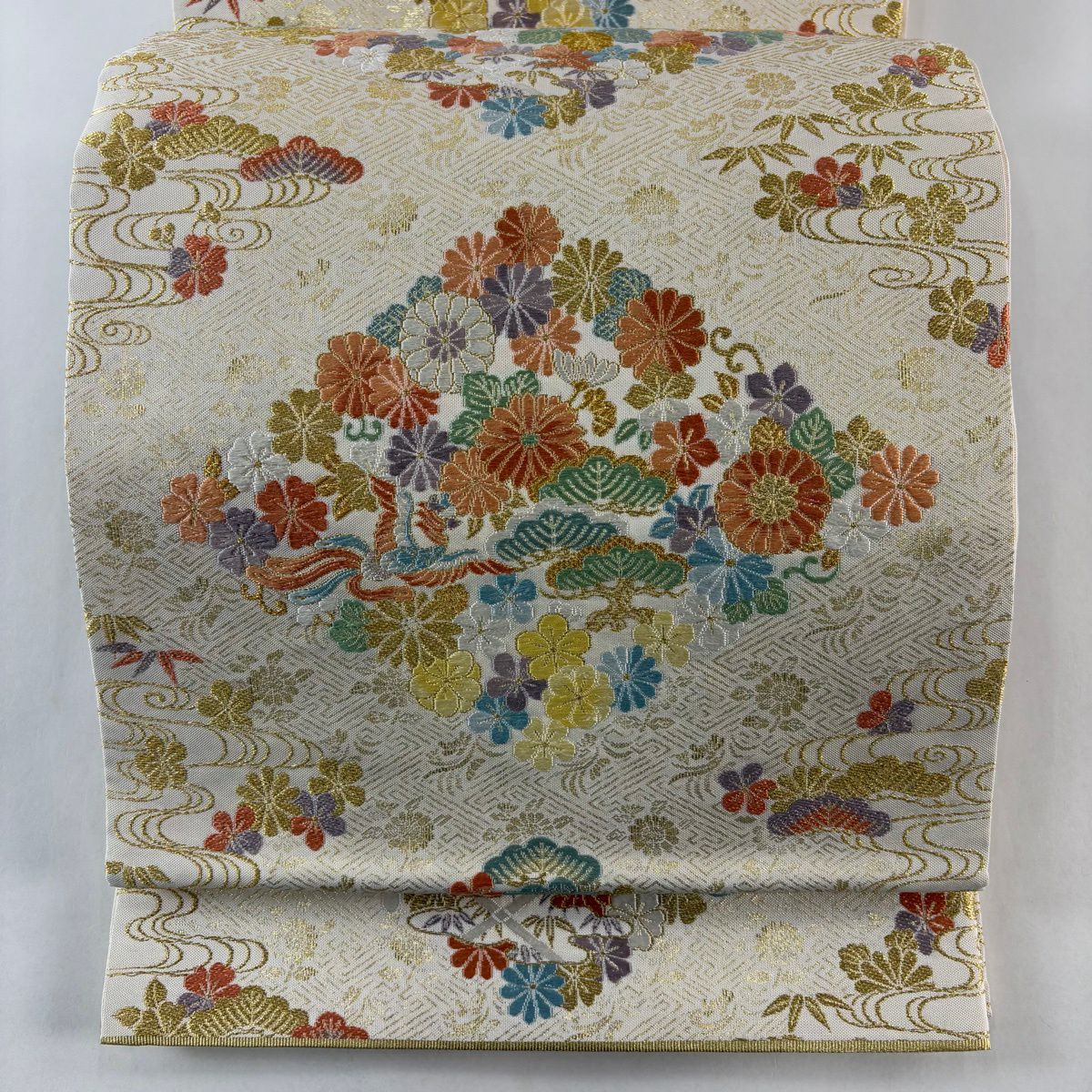 【美品】 袋帶 名品級 關西仕立 慶長菱取花鳥紋 金金箔 奶油色 六通 純蠶絲