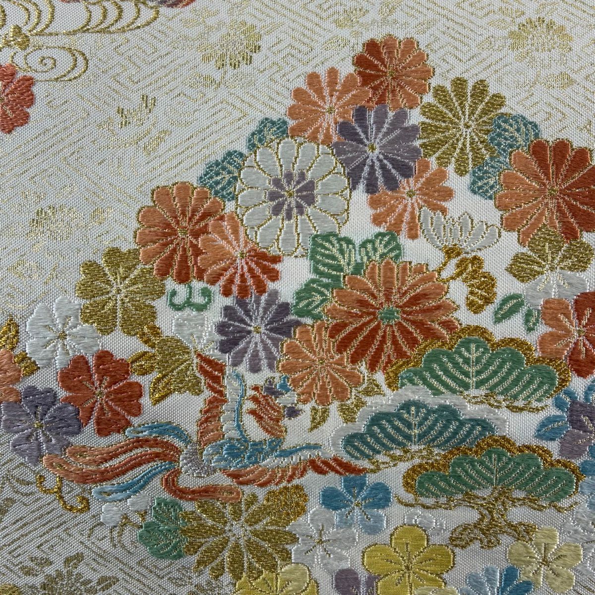 【美品】 袋帶 名品級 關西仕立 慶長菱取花鳥紋 金金箔 奶油色 六通 純蠶絲
