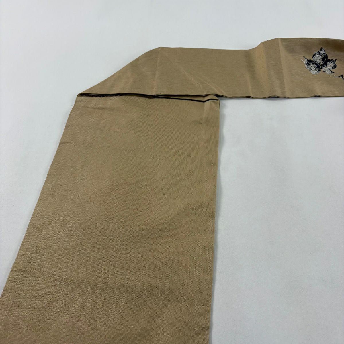 【美品】 名古屋帶 名品級 葡萄 刺繡 薄茶 純蠶絲