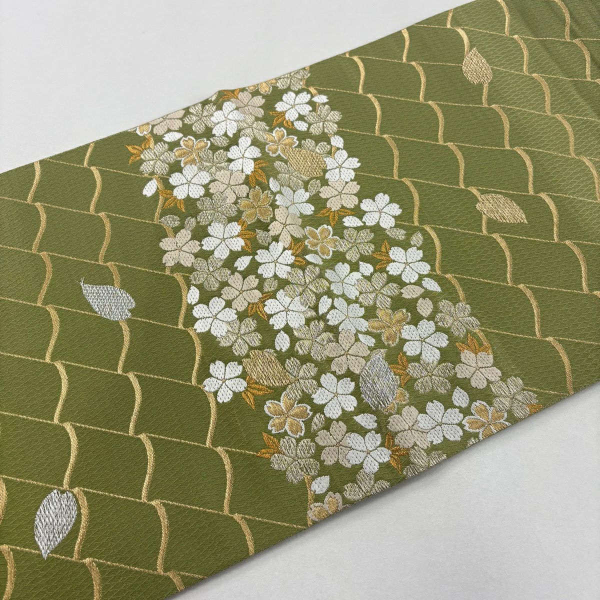 【美品】 袋帶 名品級 花井幸子 落款あり 樱花 花瓣 金銀線 鶯色 大鼓圖案 純蠶絲