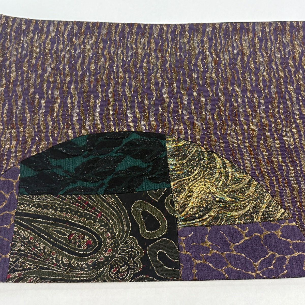 【美品】 袋帶 名品級 葉 幾何學 金絲 金金箔 紫色 大鼓圖案 純蠶絲