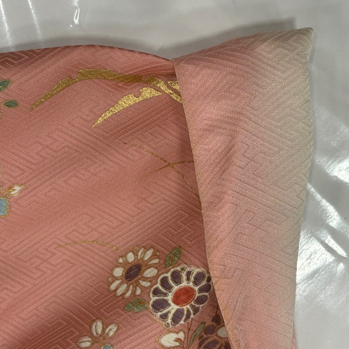 振袖禮服 身長158.5cm 袖長64cm M 雙層 旋梅花 花鳥 金絲 金銀彩 鮭粉色 純蠶絲 名品級