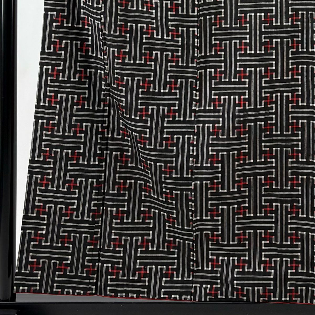 【美品】 紬織 身長158cm 袖長62.5cm S 雙層 紗綾形 黑 純蠶絲 名品級