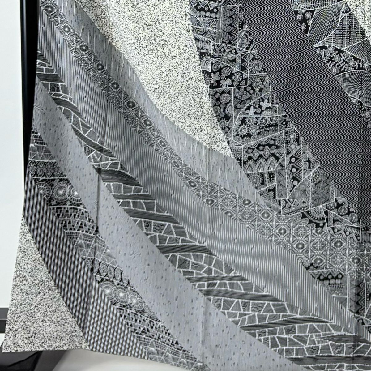 【美品】訪問服 身長166cm 袖長66.5cm M 雙層 落款あり 華紋 幾何學圖案 黑灰 純蠶絲 名品級