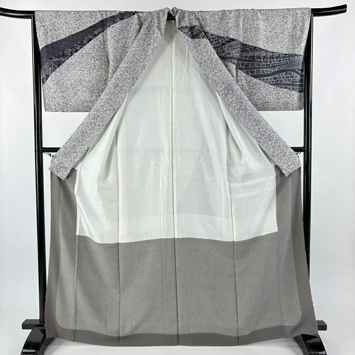 【美品】訪問服 身長166cm 袖長66.5cm M 雙層 落款あり 華紋 幾何學圖案 黑灰 純蠶絲 名品級