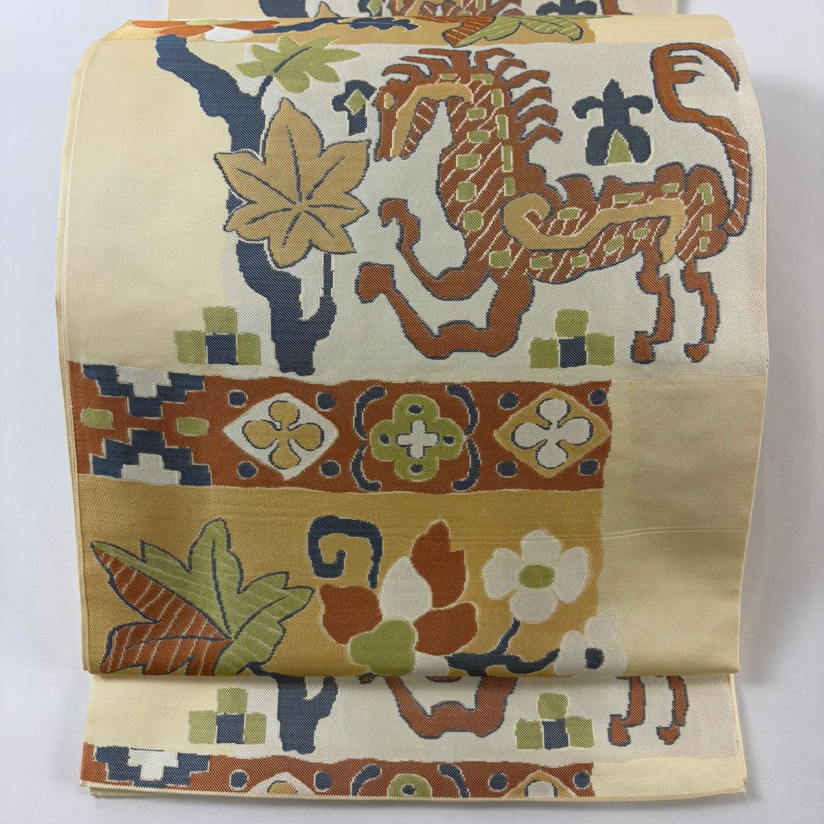 【美品】 袋帶 逸品級 關西仕立 雜花 動物 枝花 米色 六通 純蠶絲