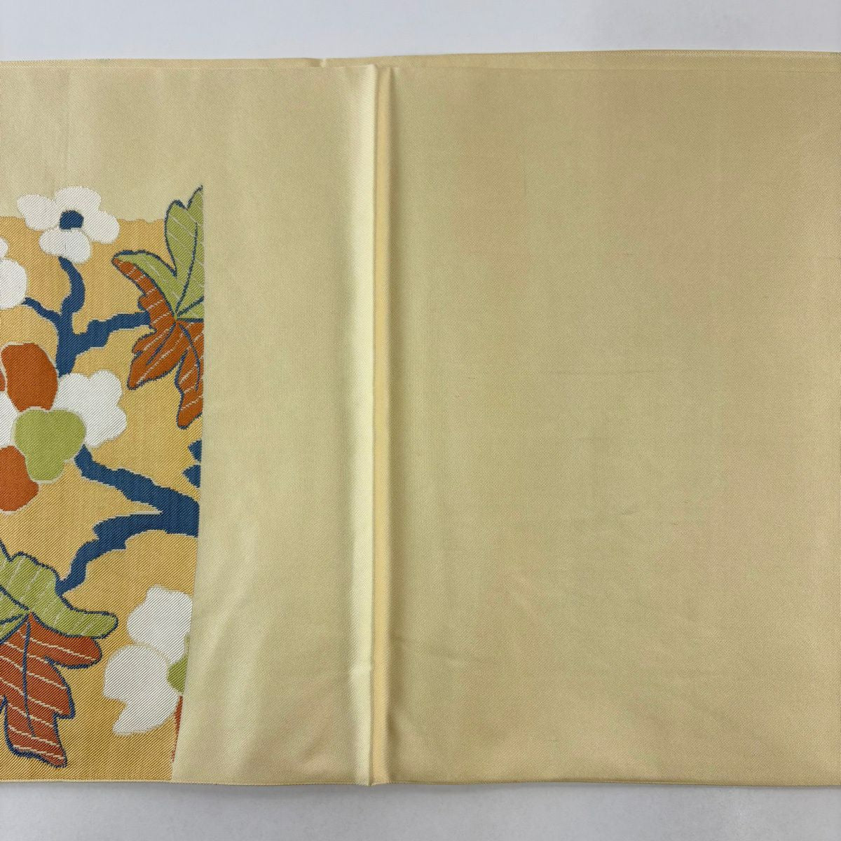 【美品】 袋帶 逸品級 關西仕立 雜花 動物 枝花 米色 六通 純蠶絲
