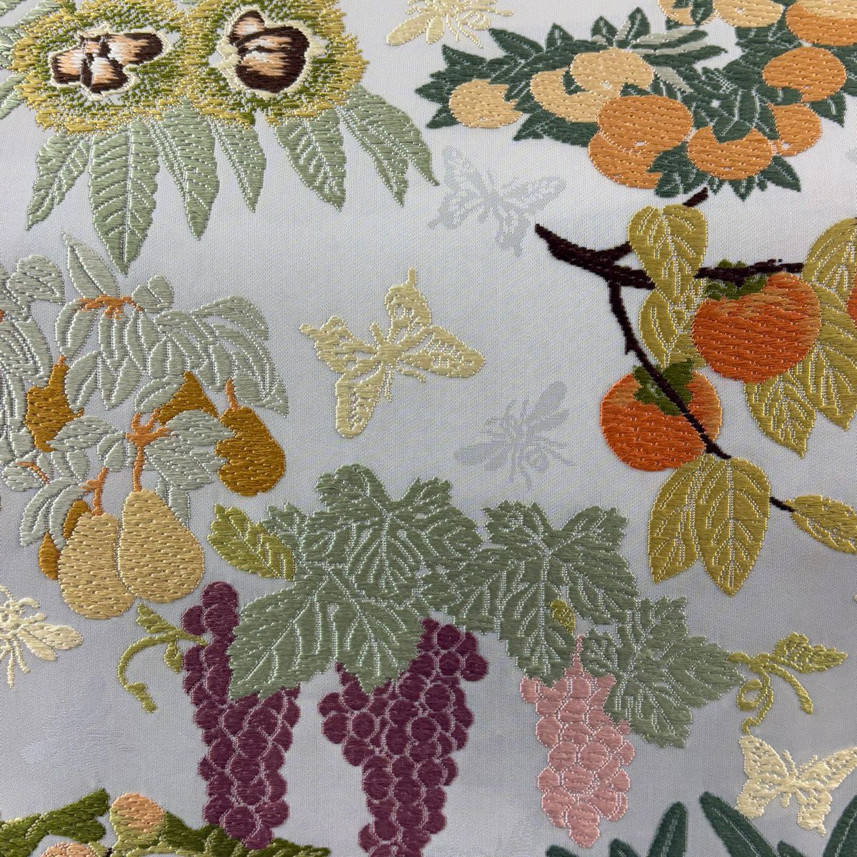 【美品】 袋帶 逸品級 落款 山口弘躬染織 四季果實紋 蟲 刺繡 灰 深藍色 お太鼓柄 純蠶絲