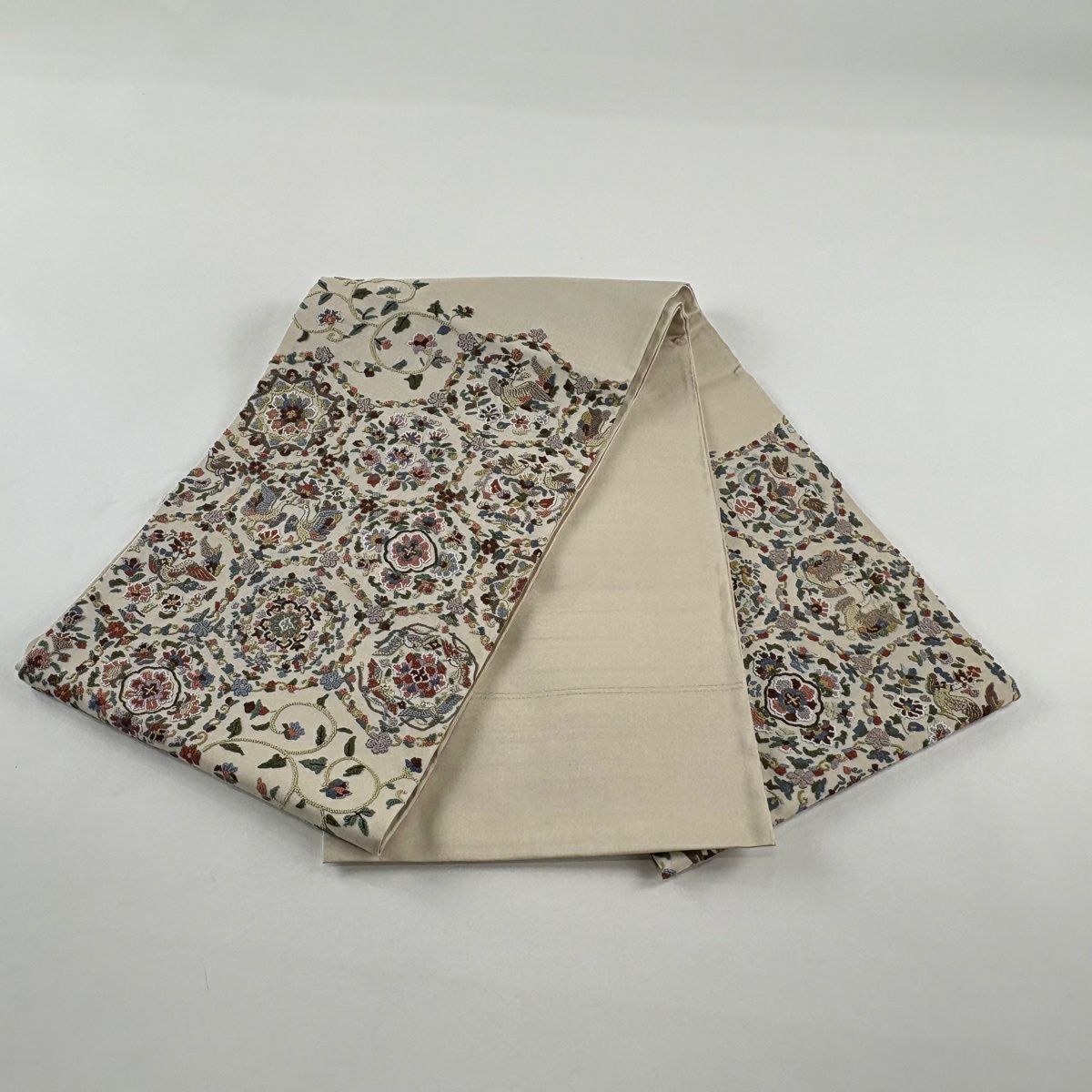 【美品】 袋帶 逸品級 華紋 向鳥 金絲 相良刺繡 米色 大鼓圖案 純蠶絲