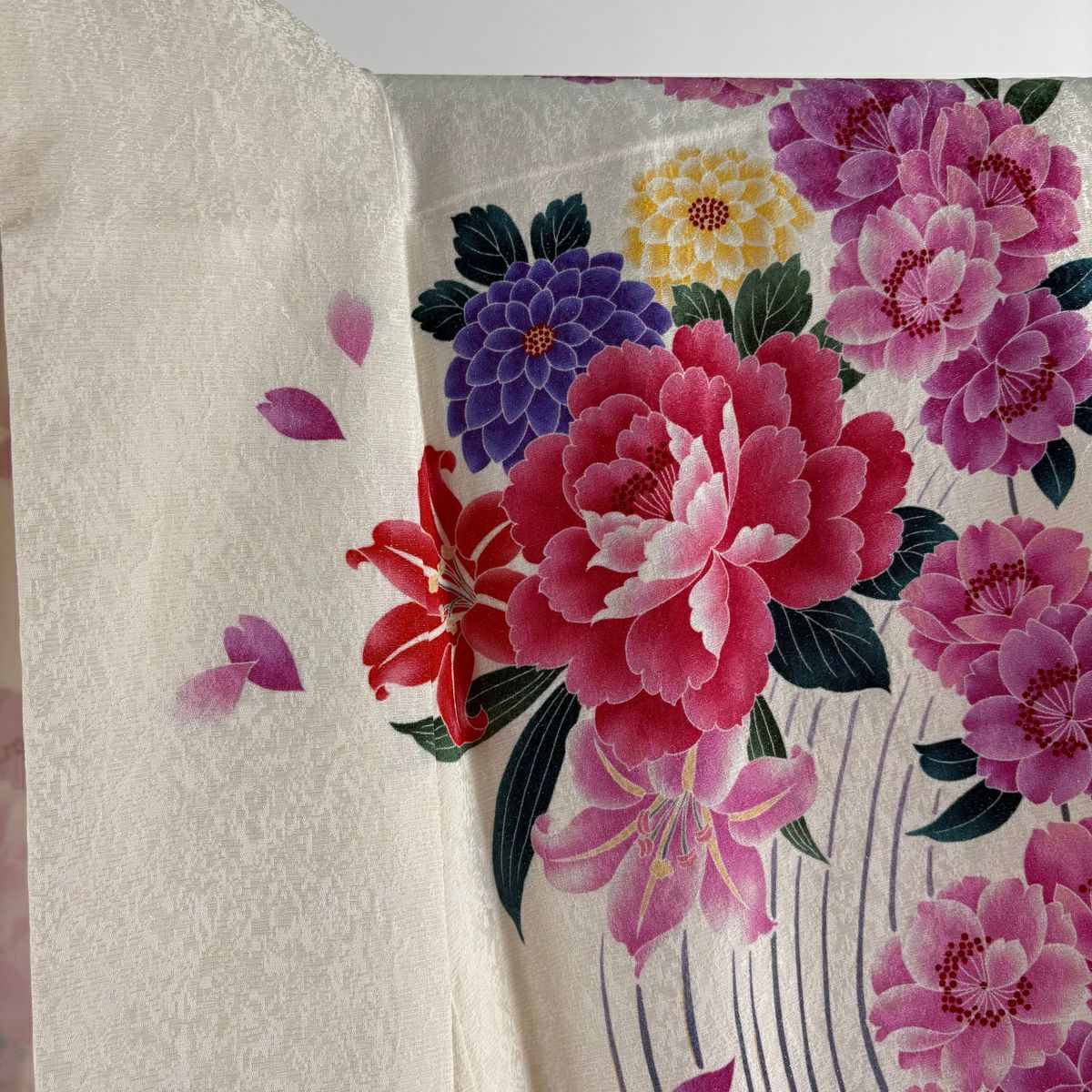 【美品】振袖禮服 身長175cm 袖長72cm L 雙層 牡丹 菊花 金銀彩 水晶 乳白色 純蠶絲 逸品級
