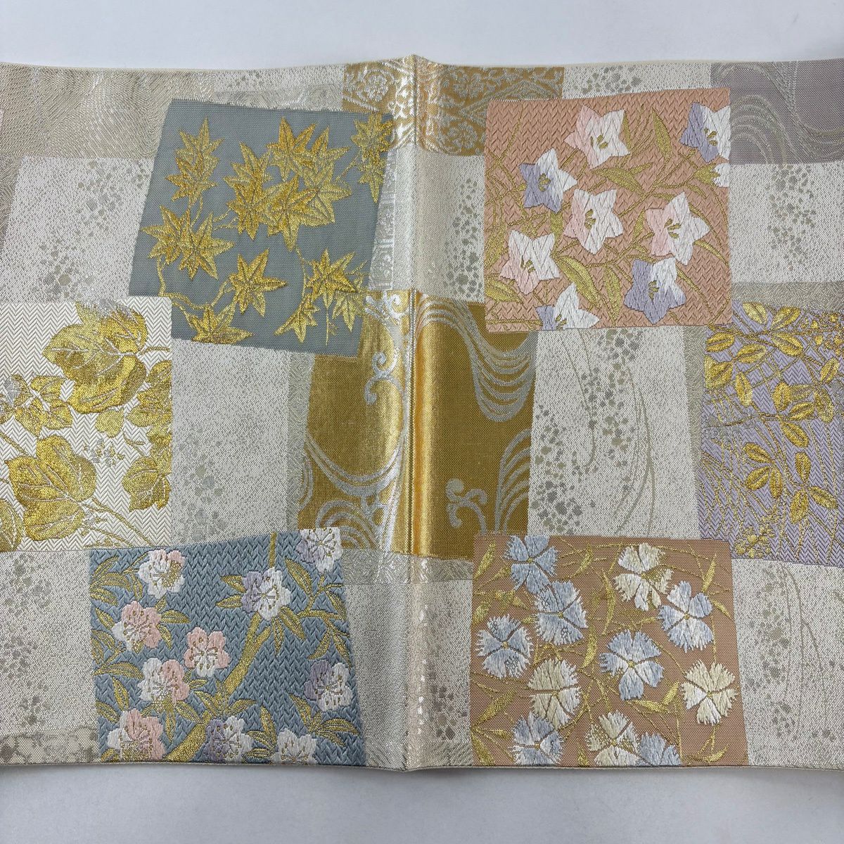 【美品】 袋帶 名品級 草花紋 色紙 金金箔 金線 米色 六通 純蠶絲
