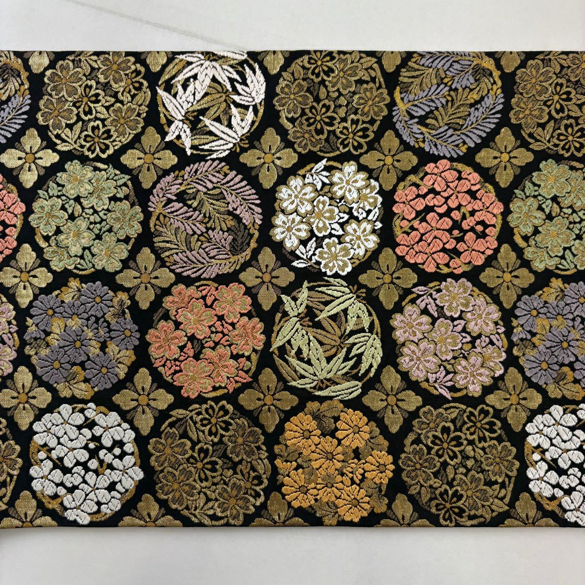 【美品】 袋帶 名品級 證書附帶 花丸紋 金金箔 唐織 黑 六通 純蠶絲
