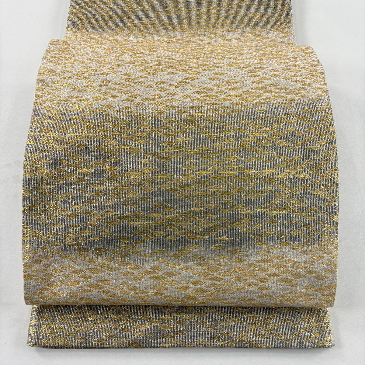 【美品】 袋帶 名品級 段紋 霞 金金箔 奶油 六通 純蠶絲