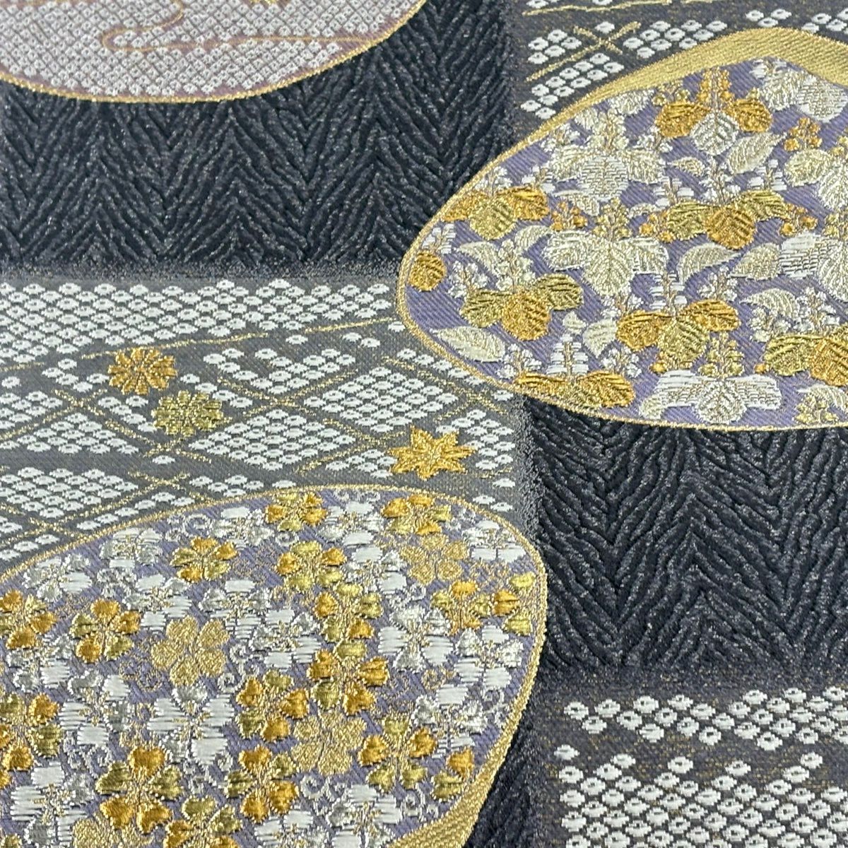 【美品】 袋帶 名品級 貝合草花紋 金金箔 唐織 黑灰 六通 純蠶絲