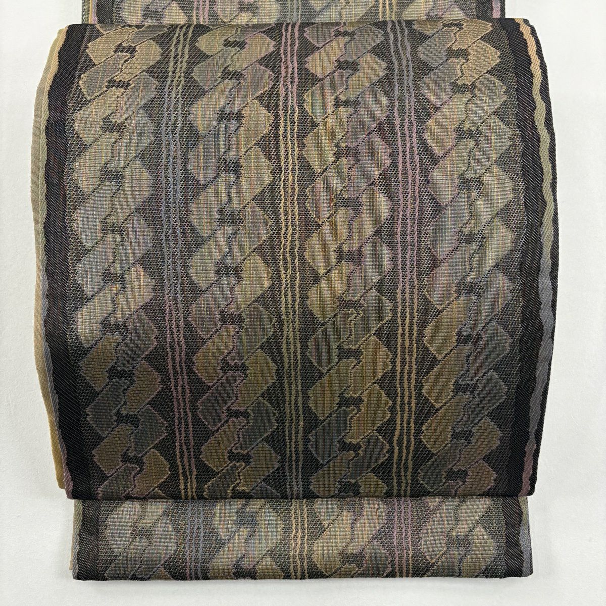 【美品】 袋帶 名品級 幾何學 金銀彩 墨 黑色 お太鼓圖案 純蠶絲