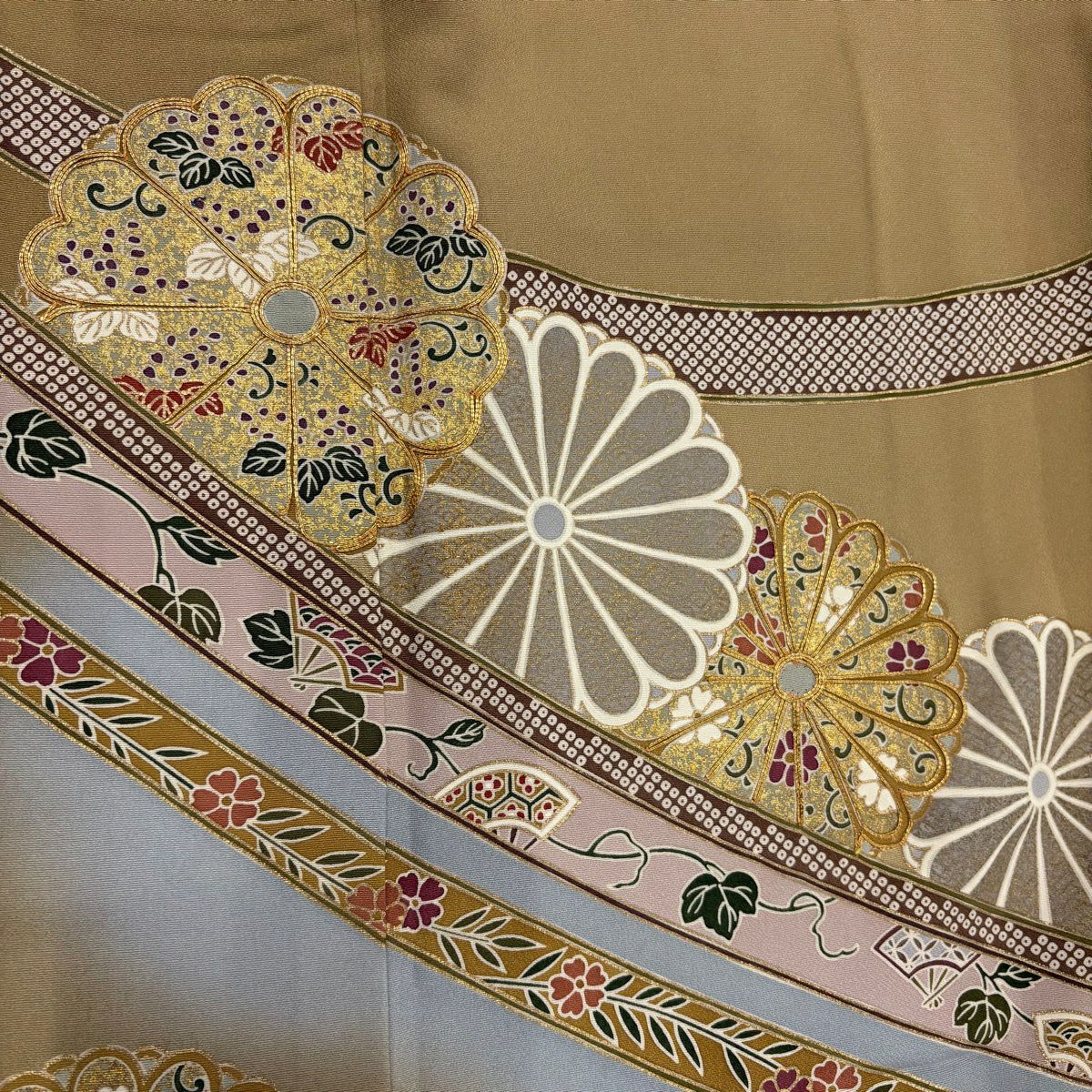 留袖禮服禮服 身長165cm 袖長67cm M 雙層 菊花花 熨斗紋 金絲 金銀彩 淺茶 純蠶絲 優品級