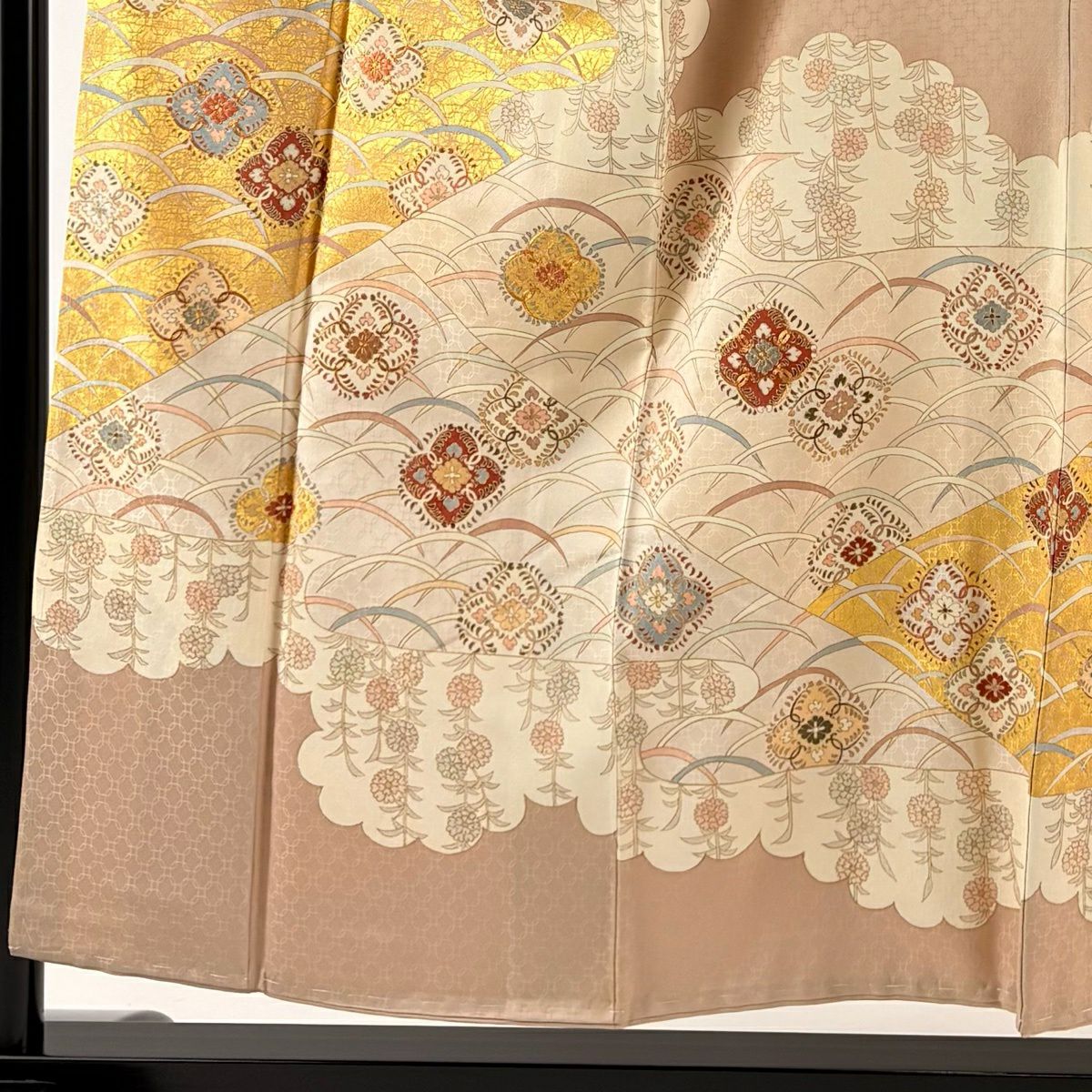 色留袖禮服 身長154.5cm 袖長63cm S 雙層 華紋 芝 金絲 金銀彩 粉米色 純蠶絲 秀品級 三つ紋