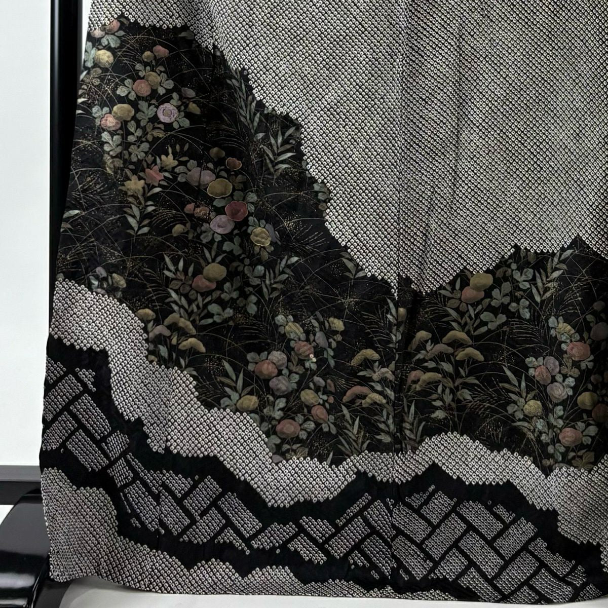 訪問服 身長168.5cm 袖長64cm M 未仕立 單層 菊花花 桔梗 絞染 金線 黑色 純蠶絲 優品級
